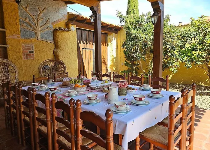 Casa di campagna Beautiful Alamedas, Con Jardin Y Alberca Familias Y Grupos Castronuno