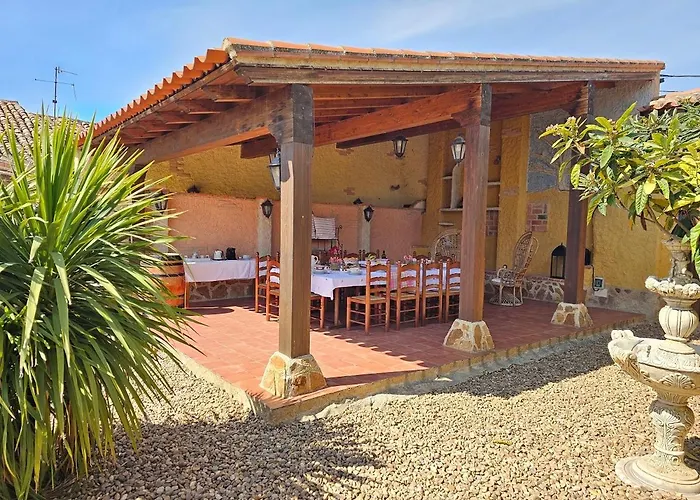 Casa di campagna Beautiful Alamedas, Con Jardin Y Alberca Familias Y Grupos Castronuno